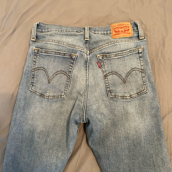 Levi’s Wedgie Skinny Jeans - Picture 2 of 4